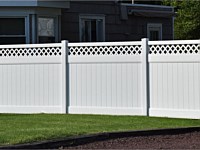 <b>White Vinyl Privacy Fence with Diagonal Lattice Top</b>